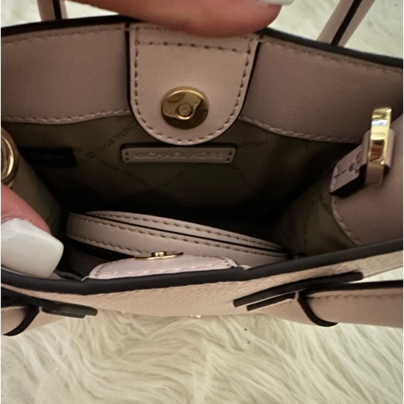 MICHAEL KORS 
Mercer Extra-Small Pebbled Leather Crossbody Bag - Picture 3 of 4